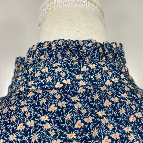 TROVATA Birds of Paradis ditzy floral print ruffle high neck button down blouse - Picture 7 of 9